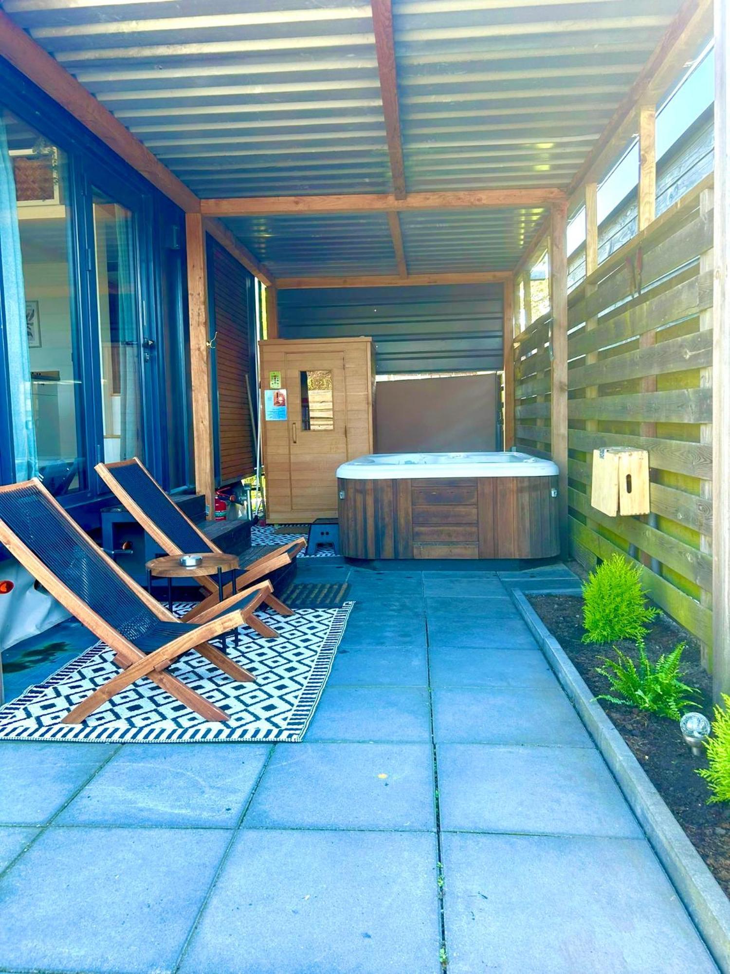 Tiny House With Sauna & Jacuzzi Near Amsterdam Vijfhuizen Zewnętrze zdjęcie