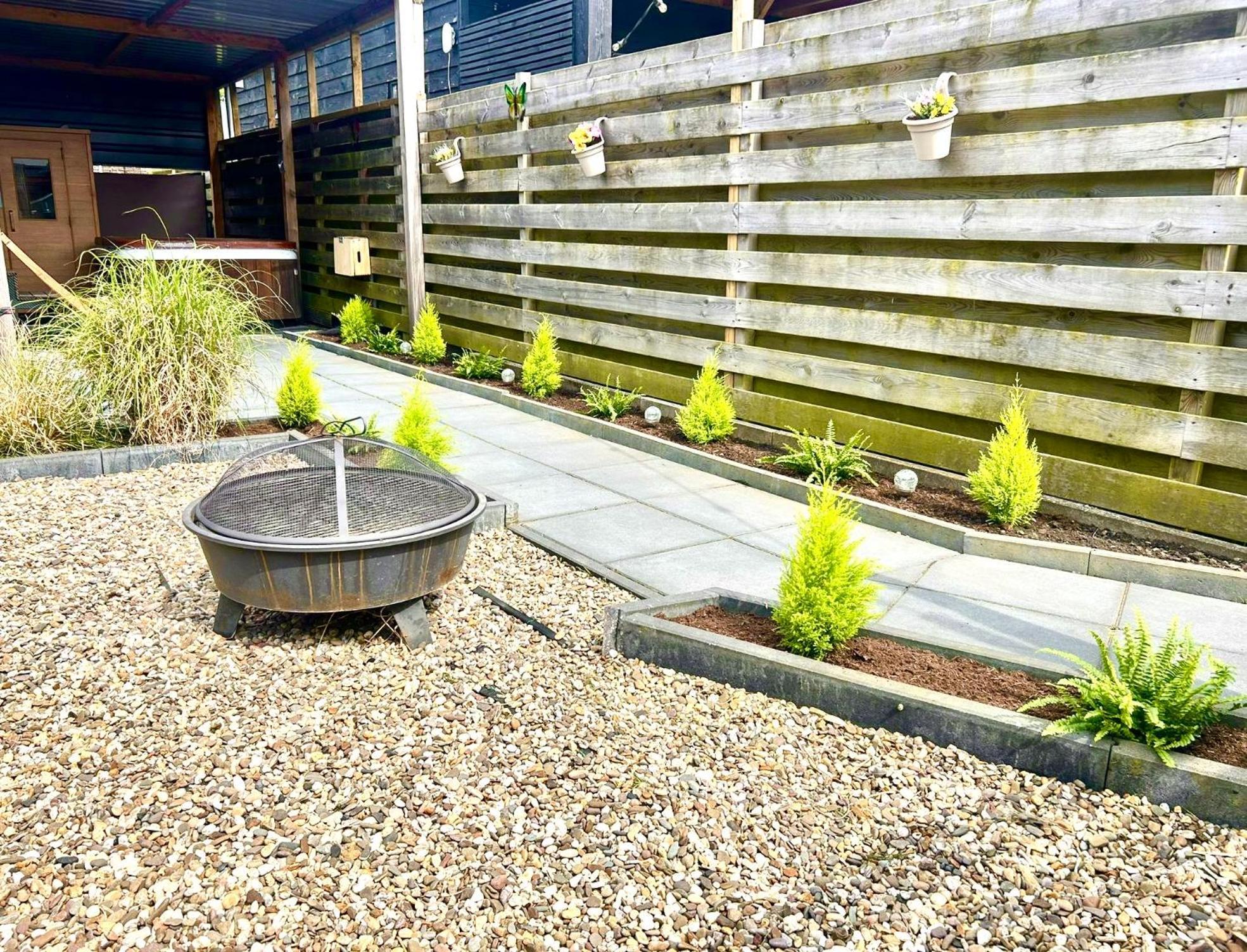 Tiny House With Sauna & Jacuzzi Near Amsterdam Vijfhuizen Zewnętrze zdjęcie