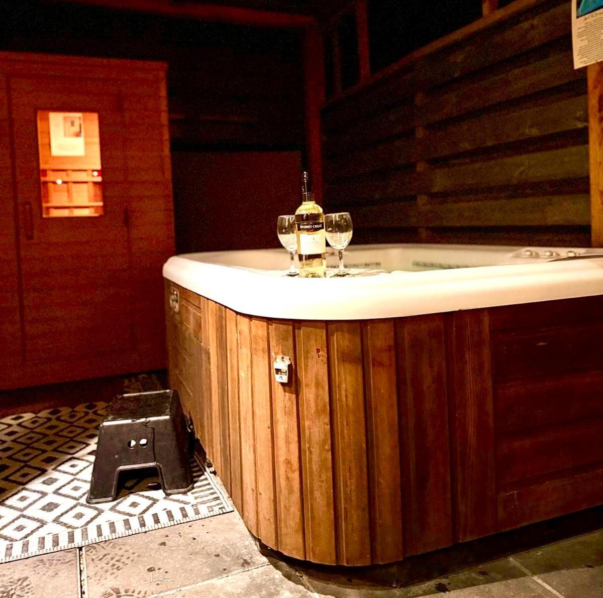 Tiny House With Sauna & Jacuzzi Near Amsterdam Vijfhuizen Zewnętrze zdjęcie