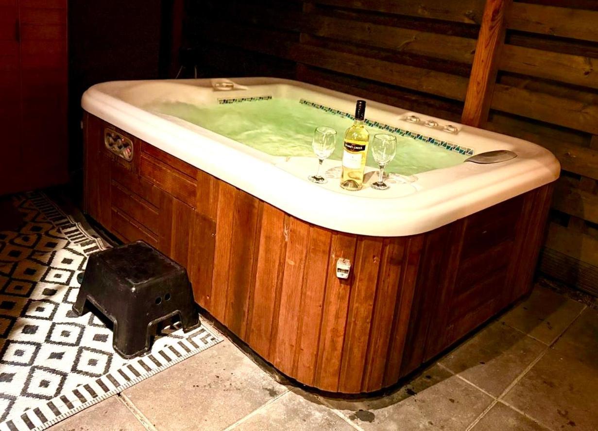 Tiny House With Sauna & Jacuzzi Near Amsterdam Vijfhuizen Zewnętrze zdjęcie