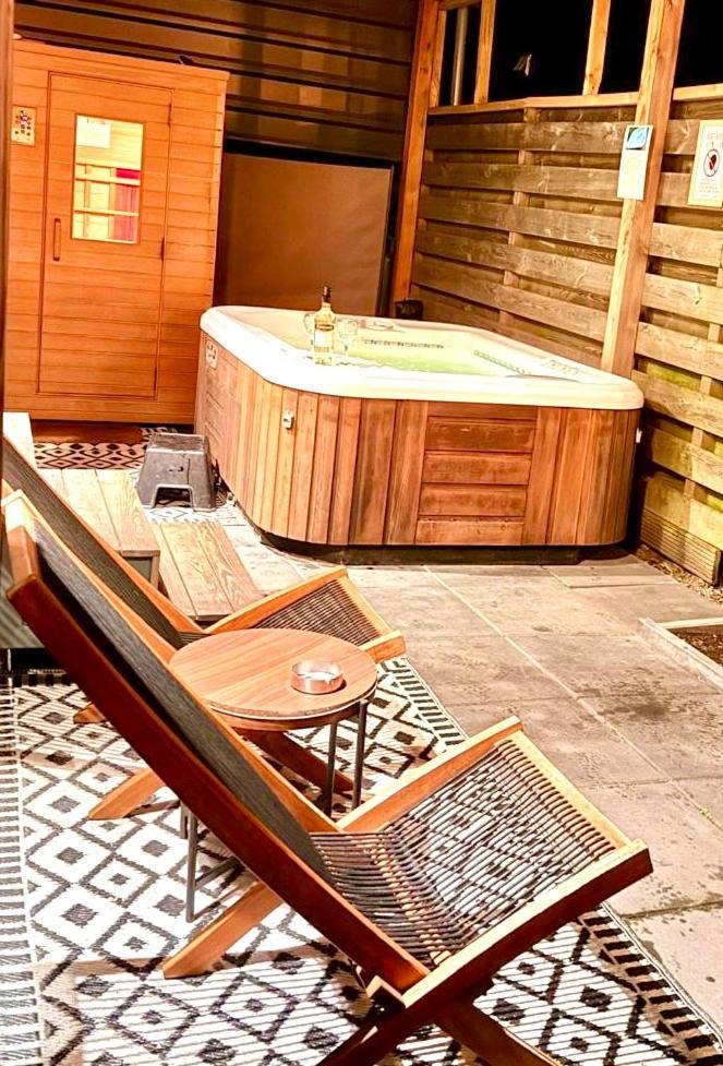 Tiny House With Sauna & Jacuzzi Near Amsterdam Vijfhuizen Zewnętrze zdjęcie